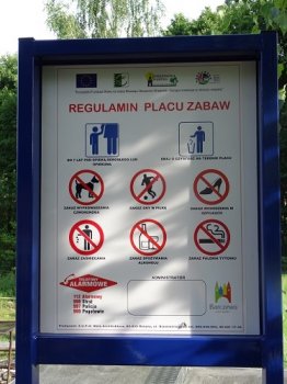 Tablica z regulaminem Placu Zabaw